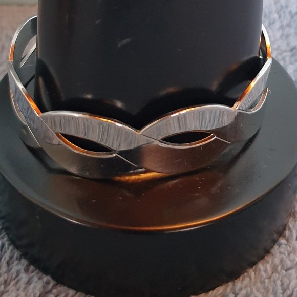 Vintage 1975 Sarah Coventry Silver Tone Braid Cuff Bracelet - Picture 5 of 9